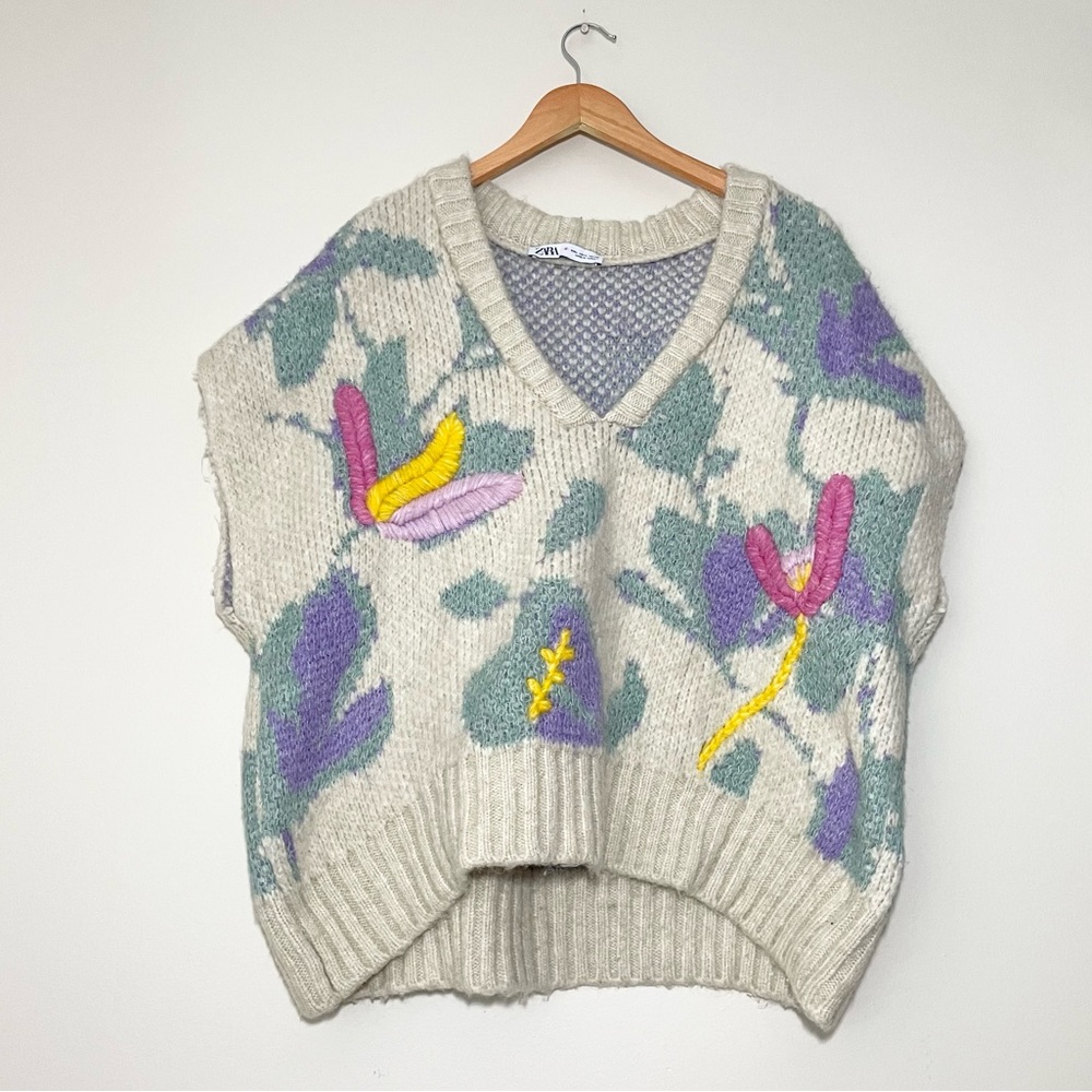 Zara Cream Sweater with Purple and Yellow Accents